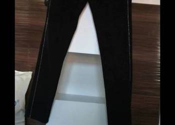 Czarne spodnie damskie. Czarne spodnie damskie.