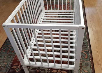 Łóżeczko drewnian z materacem