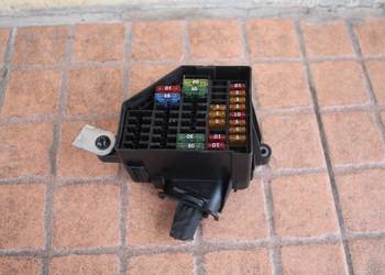 SKRZYNKA BEZPIECZNIKÓW VW PASSAT B6 2,0 TDI