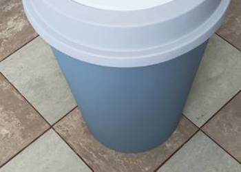 Kosz plastikowy z pokrywą na śmieci 50 l