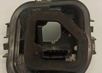 SEAT ATECA OSŁONA LAMPY PRAWY TYŁ 575945258