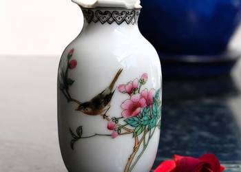 Chiński wazonik, porcelana chińska, kwitnąca wiśnia, ptak