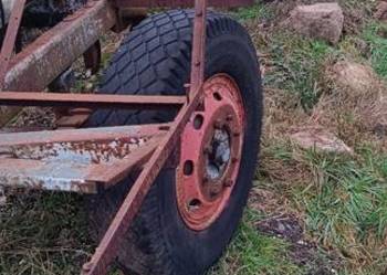 Przyczepa do bali bel balotów siana słomy