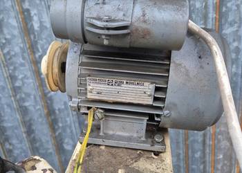 Silnik 220v od pralki Slatinka 1450 obr stan bdb ip44