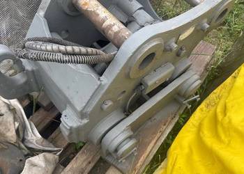 Sprzedam szybko złącze do koparki w raz adapterem posiadam łyżki Sprzedam szybko złącze do koparki w raz adapterem posiadam łyżki