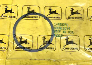 R58255 Podkładka regulacyjna 0,18 mm John Deere