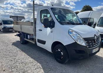 sprzedam samochód dostawczy renault master skrzynia z windą 2,3 163 KM