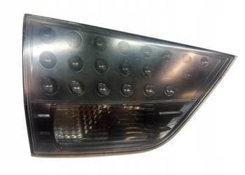 LAMPA TYŁ  W KLAPĘ LEWA LIFT   Mitsubishi Outlander II (2005-2013)