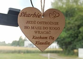 Drewniana Zawieszka do Auta - Prezent z Grawerem Dwustronne Drewniana Zawieszka do Auta - Prezent z Grawerem Dwustronne