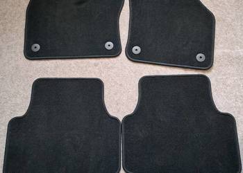 Sprzedam oryginalne dywaniki samochodowe do Skoda