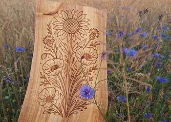 Płaskorzeźba- grawer, deska jesionowa, kwiaty maki, chabry, słonecznik