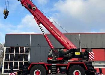 Żuraw budowlany dźwig budowlany Terex RT 100