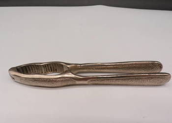 Metalowy Dziadek do Orzechów – Klasyczny i Solidny (Styl PRL / Vintage)