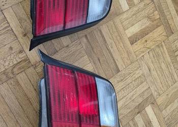 BMW E36 Sedan - Oryginalne tylne lampy