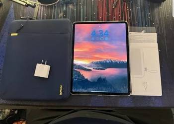 iPad Pro 12,9 cala 6. generacji 256 GB (gwiezdna szarość) (Wi-Fi + 5G)