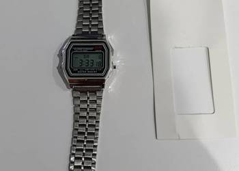 Zegarek elektroniczny w stylu retro