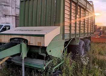 Sprzedam przyczepę samozbierającą Krone