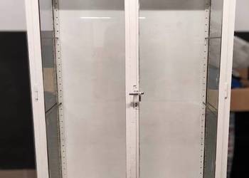 Stara szafa medyczna