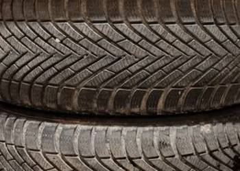 Sprzedam opony zimowe Pirelli Cinturato 215/55 R17