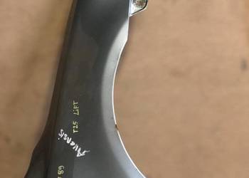 BŁOTNIK PRAWY PRZÓD PRZEDNI AVENSIS T25 LIFT kod lakieru nie znany