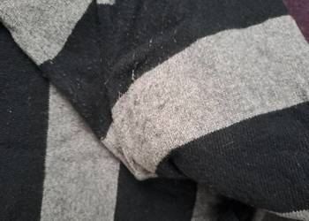 Sweter z kapturem