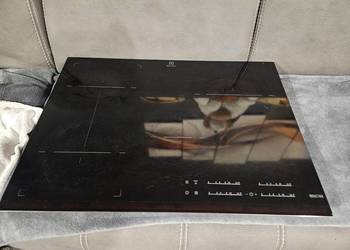 Płyta indukcyjna indukcja electrolux EHI7543FOK 71cm