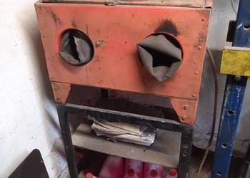 Piaskarka kabinowa 90l z wysokim stojakiem