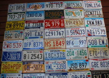 50 tablic rejestracyjnych. Wszystkie 50 stanów USA