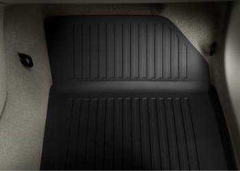 VOLVO V90 dywaniki gumowe komplet przedzial pasazerski czarne 32332372 OE