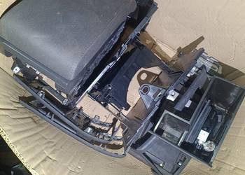 Volkswagen Touran podłokietnik przdlift polift