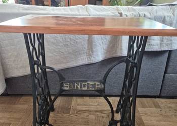 Stolik SINGER / Drewno / stan bardzo dobry