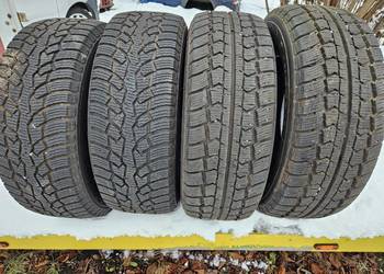 Opony zimowe 235/65r16c Nokian  Landsail