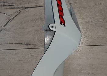 lewy plastik ogona ,szybka,kierunek tył suzuki gsxr 600.750 [2011-2025]