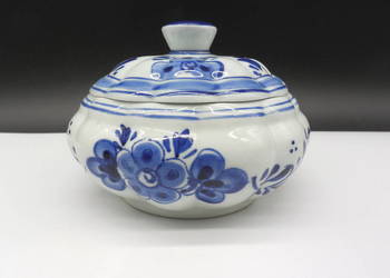 Antyczne, ręcznie malowane puzdro na drobiazgi DelftsBlauw