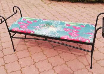 Ławeczka metalowa ławka podnóżek pufa dostawka siedzisko