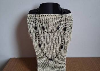 Elegancki  komplet składający się z naszyjnika i kolczyków