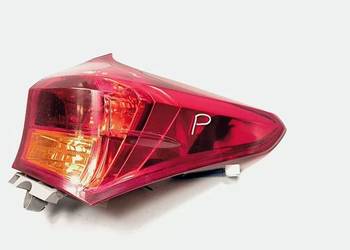 LAMPA PRAWA TYŁ TOYOTA AURIS II