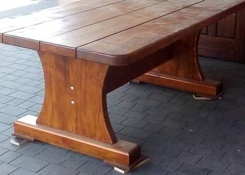 Meble ogrodowe drewniane – stół i ławki, solidny komplet do ogrodu