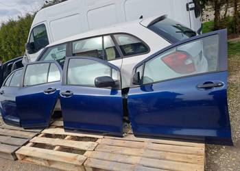 Toyota Yaris II P9 2005-2011r. drzwi klapa zderzak kod lakieru 8P4