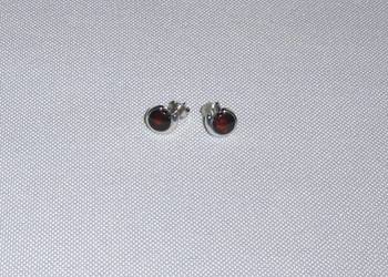 W.Kruk Srebrne kolczyki z bursztynem koniakowym