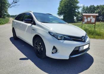 Toyota Auris Hybrid 2015