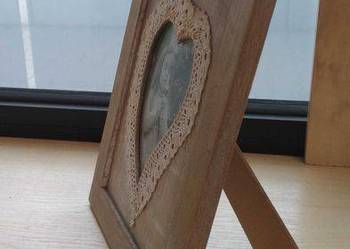 Drewniana ramka na zdjęcia jasny brąz boho serce