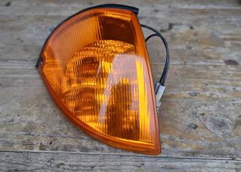 Suzuki swift kierunkowskaz prawy przod