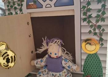 Melissa I Doug * grający domek z kluczykami i laleczkami w 4 pokojach