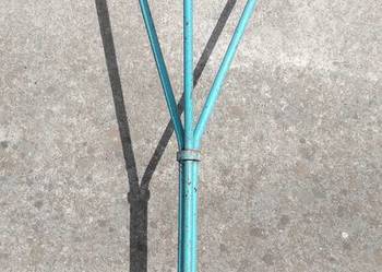 Kwietnik stojak metalowy vintage PRL Kwietnik stojak metalowy vintage PRL