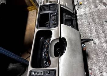 Deska rozdzielcza Chevrolet Tahoe Suburban Yukon 2000-2006