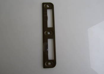 Zaczep okucie do zamka wpuszczanego drzwi 162 x 31 mm
