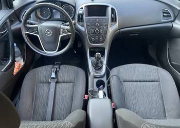 Opel Astra J 1.6 CDTi z 2015r.