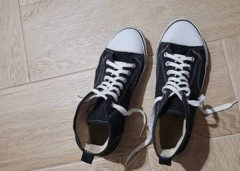 Sprzedam trampki marki New Age