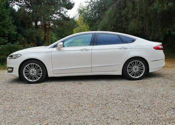 Ford Mondeo Vignale hybrid 117 tys. km 2017r. bogate wyposaż.